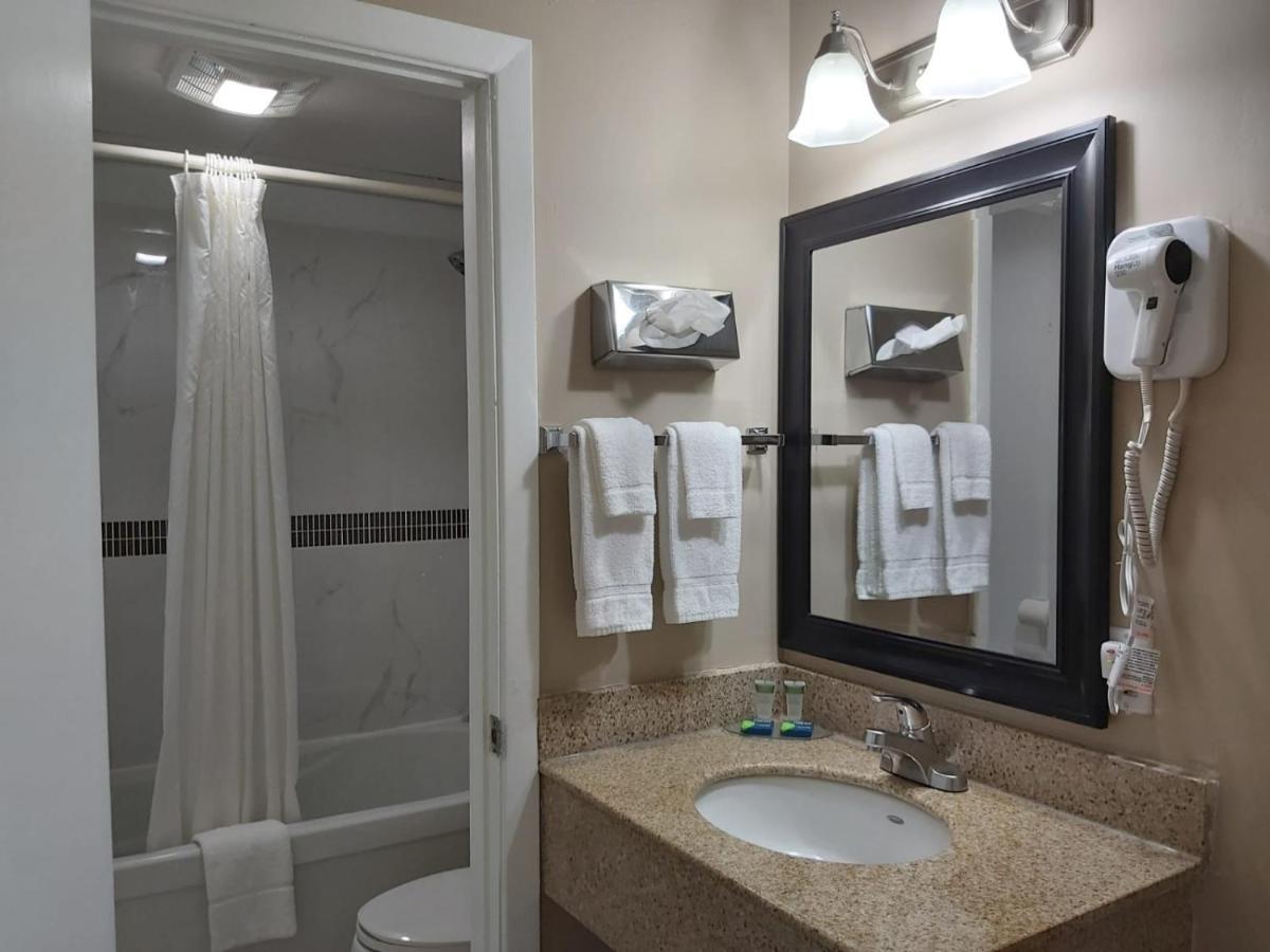 Arnprior Motor Inn Zewnętrze zdjęcie