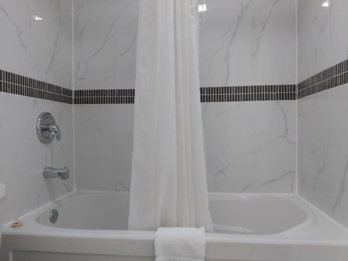 Arnprior Motor Inn Zewnętrze zdjęcie