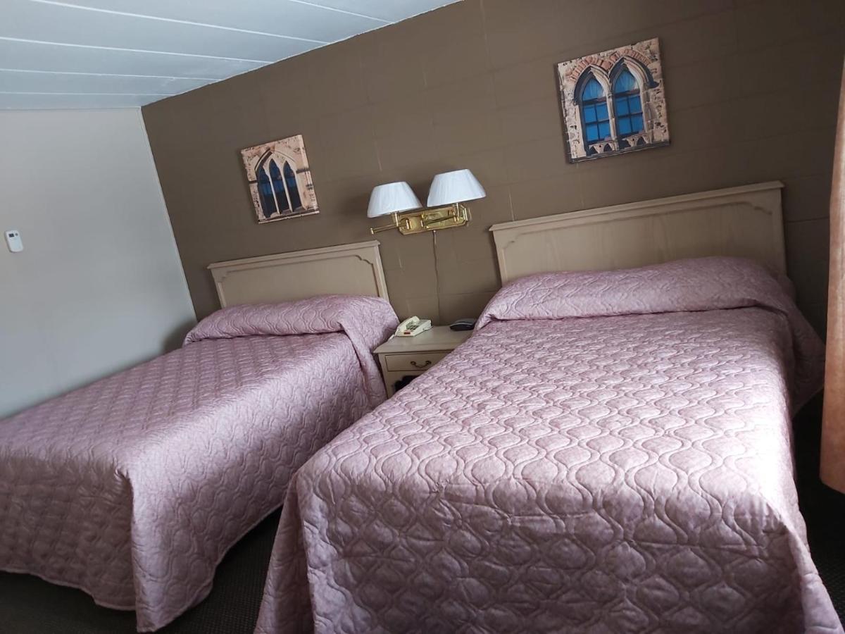 Arnprior Motor Inn Zewnętrze zdjęcie