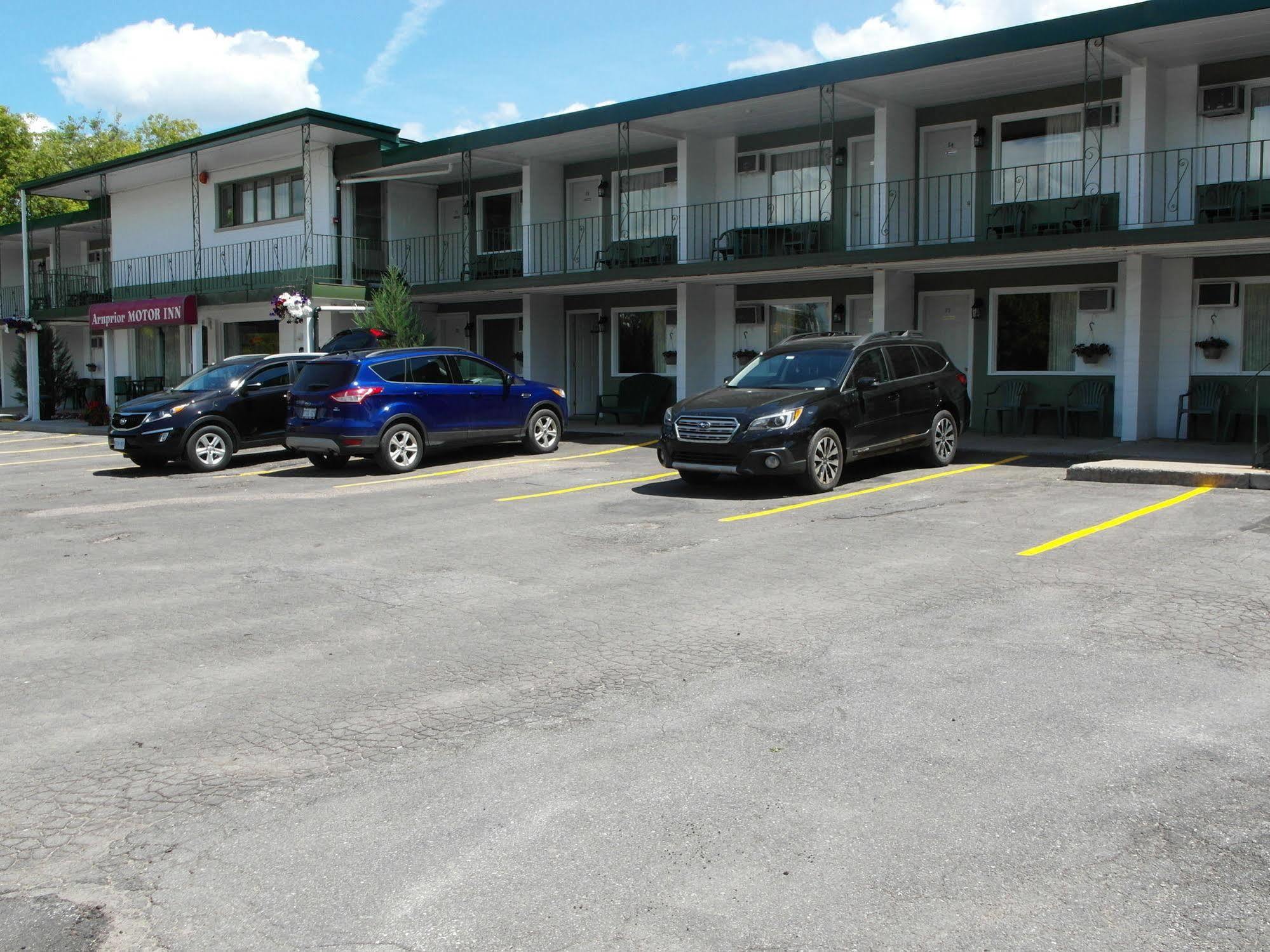 Arnprior Motor Inn Zewnętrze zdjęcie